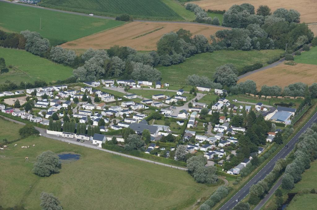 Camping Caravaning Les Cerisiers Berck Sur Mer Verton Esterno foto